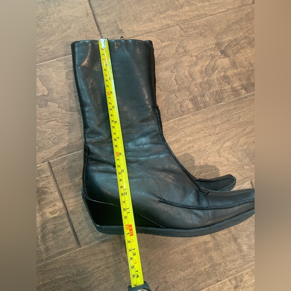 Women Pegabo leather boots with side zipper. - Picture 3 of 5